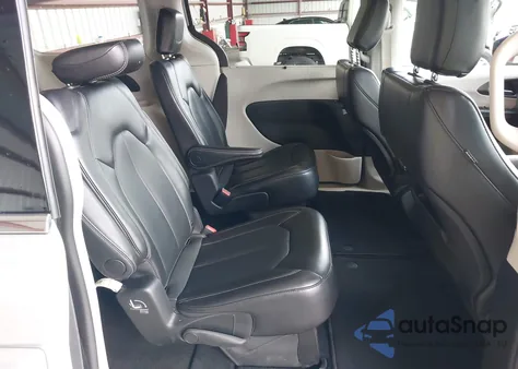 2024 Chrysler Pacifica Touring L z USA, uszkodzony, nr VIN 2C4RC1BG4RR148105